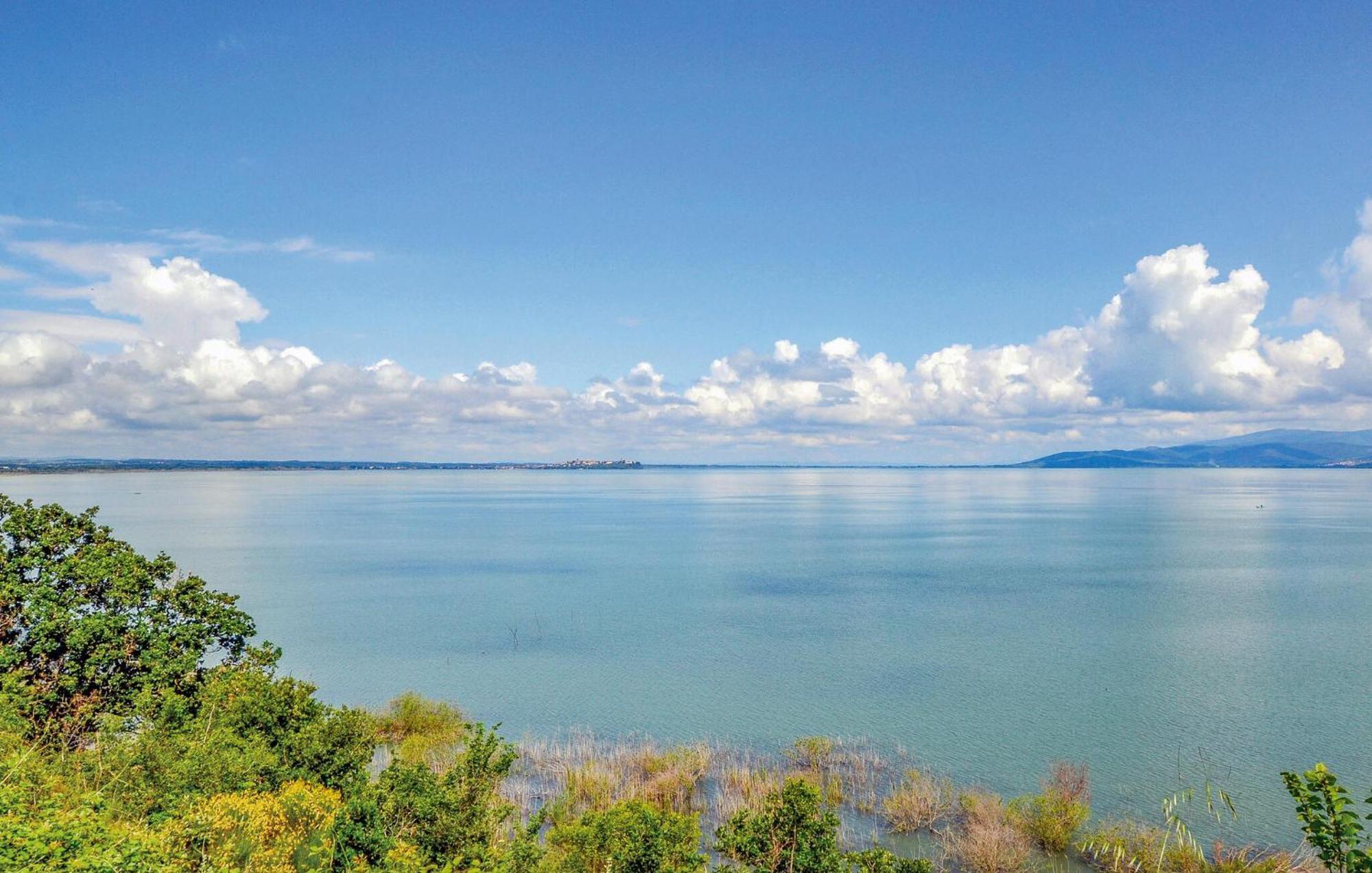 Lovely Apartment In Tuoro Sul Trasimeno With Wifi Exterior foto