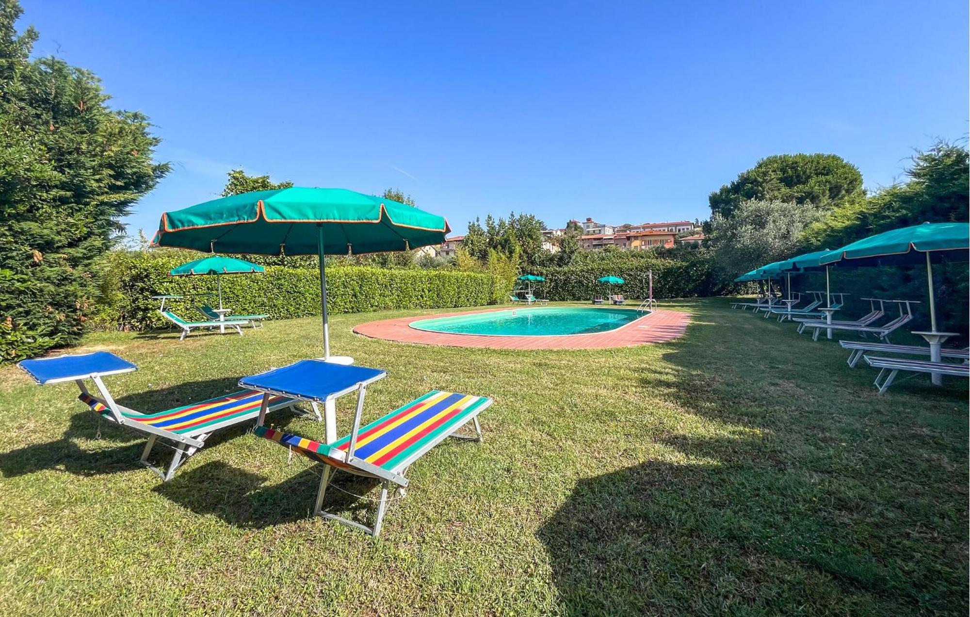 Lovely Apartment In Tuoro Sul Trasimeno With Wifi Exterior foto